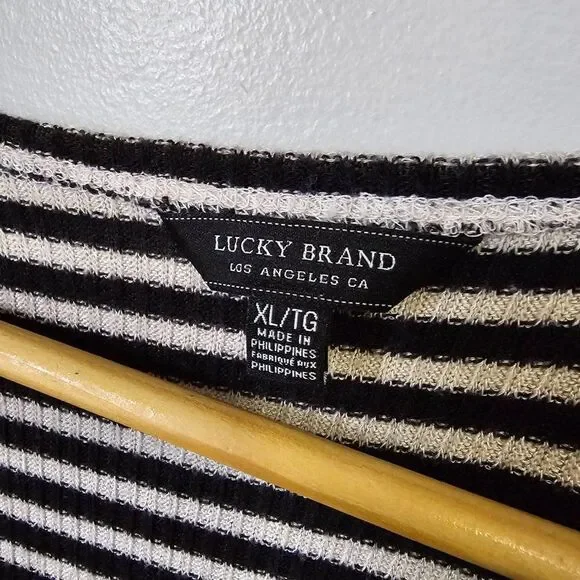 EUC LUCKY BRAND DEEP V NECK STRIPED HALF SLEEVES RIBBED TOP SIZE XL - Picture 12 of 13